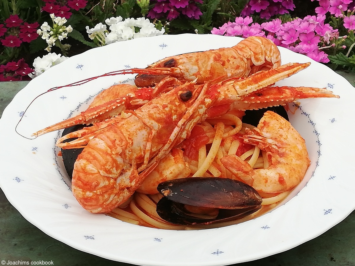 Pasta with seafood – Pasta mit Meeresfrüchten – Food and Travel