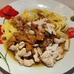 The ragout with chanterelles. Das Ragout mit Pfifferlingen.
