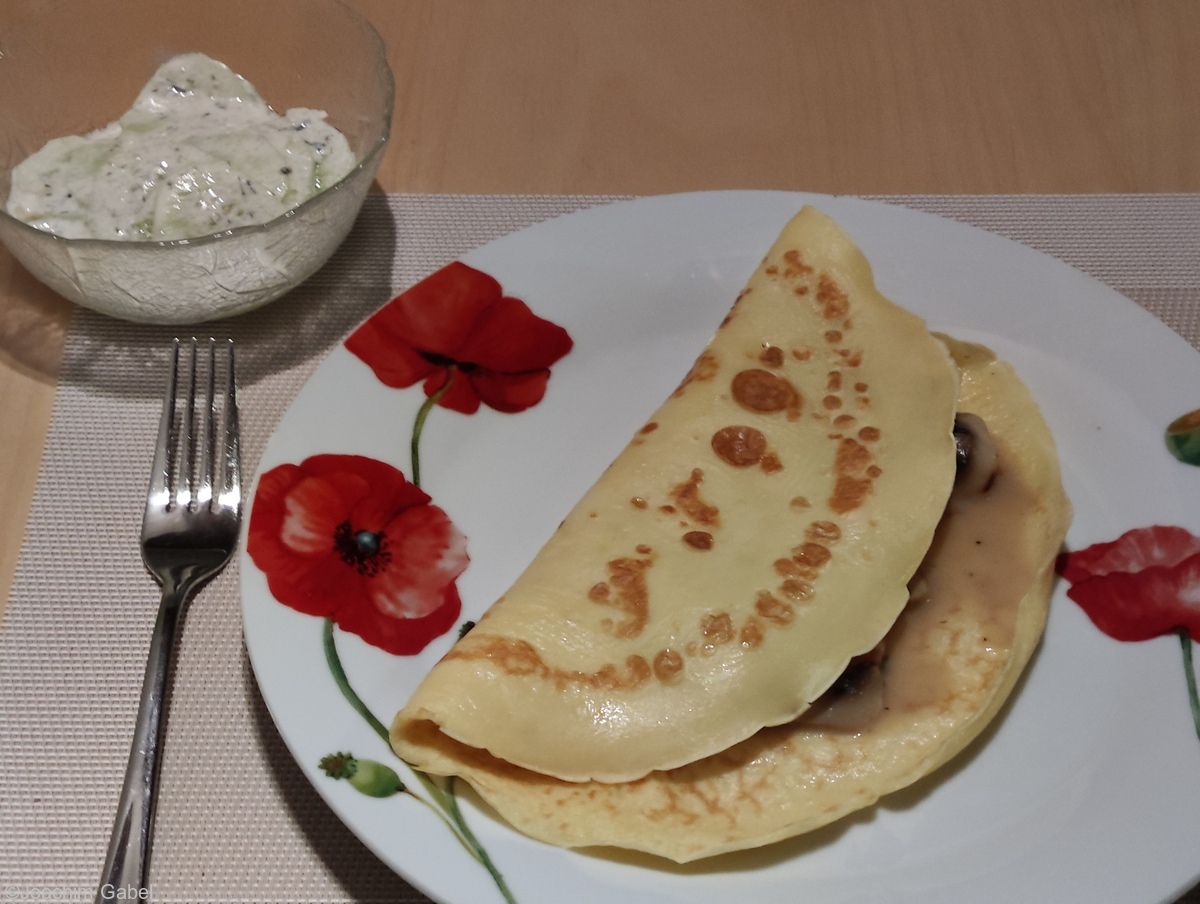 Pancakes with mushroom stuffing – Pfannkuchen mit Pilzfüllung – Food ...