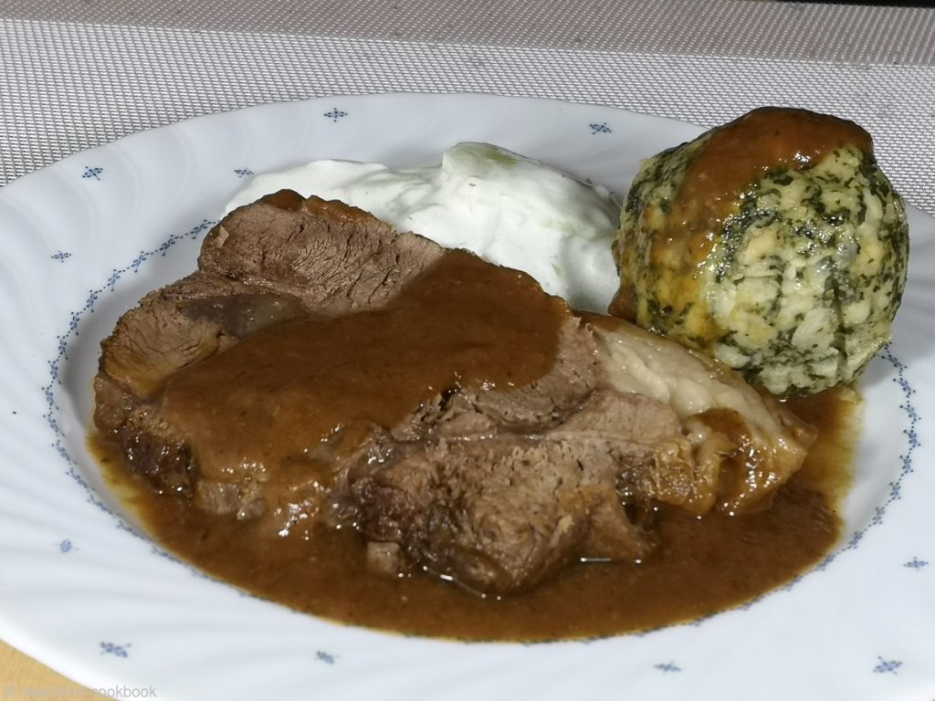 Simple beef roast from the shoulder blade – Einfacher Rinderbraten aus ...
