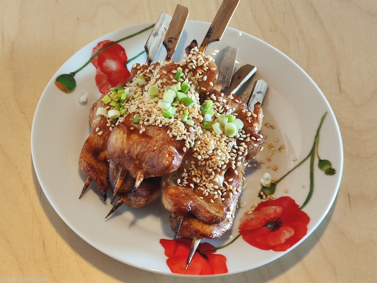 Yakitori – Japanese chicken skewers – Japanische Hähnchenspieße – Food ...