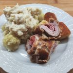Cordon bleu with cooked ham. Cordon bleu mit Kochschinken.