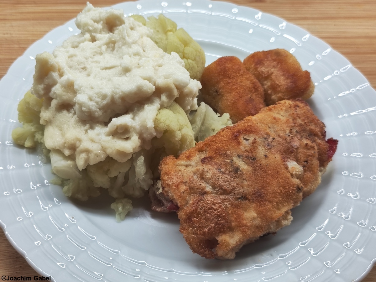 Cordon bleu with Bresaola (Italian beef ham).Cordon bleu mit Bresaola.